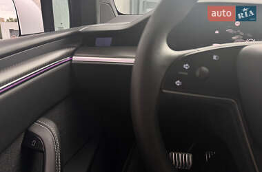 Позашляховик / Кросовер Tesla Model X 2023 в 