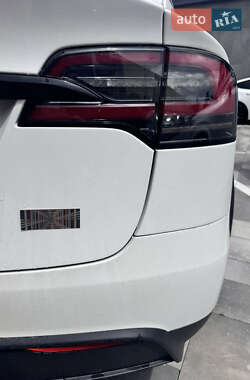 Позашляховик / Кросовер Tesla Model X 2023 в 