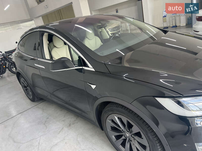Внедорожник / Кроссовер Tesla Model X 2018 в Киеве