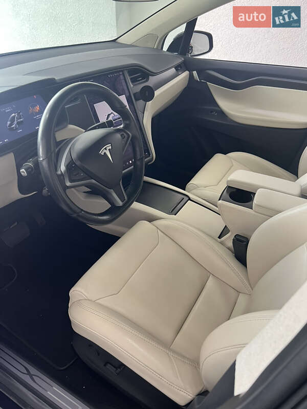 Внедорожник / Кроссовер Tesla Model X 2018 в Киеве