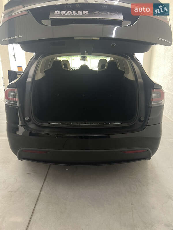 Внедорожник / Кроссовер Tesla Model X 2018 в Киеве