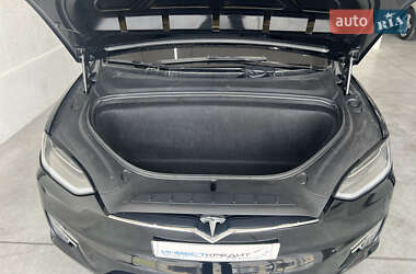 Внедорожник / Кроссовер Tesla Model X 2018 в 