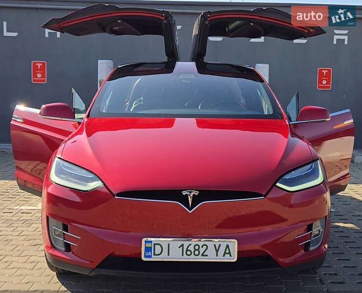 Позашляховик / Кросовер Tesla Model X 2017 в 