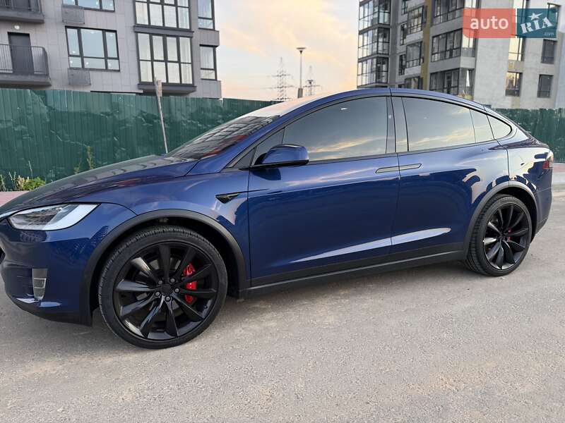 Позашляховик / Кросовер Tesla Model X 2020 в 