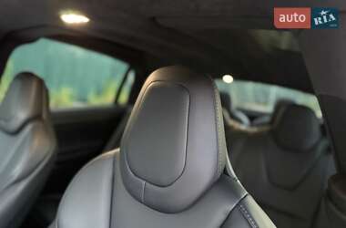 Позашляховик / Кросовер Tesla Model X 2020 в 