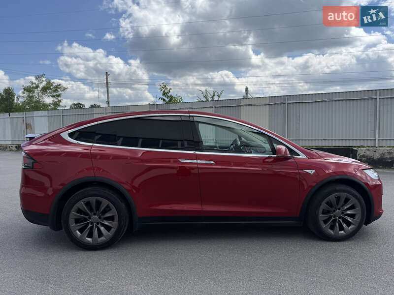 Позашляховик / Кросовер Tesla Model X 2016 в Вінниці