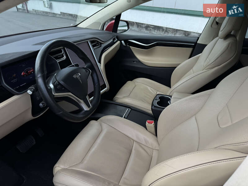 Позашляховик / Кросовер Tesla Model X 2016 в Вінниці