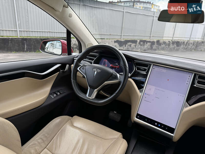 Позашляховик / Кросовер Tesla Model X 2016 в Вінниці