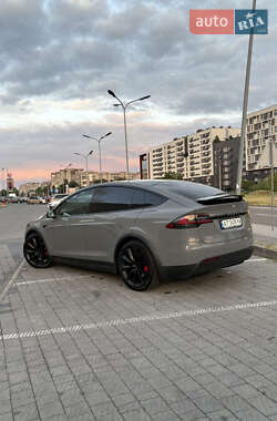 Позашляховик / Кросовер Tesla Model X 2018 в 