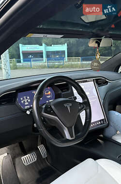Позашляховик / Кросовер Tesla Model X 2018 в 