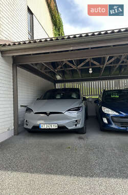 Позашляховик / Кросовер Tesla Model X 2018 в 