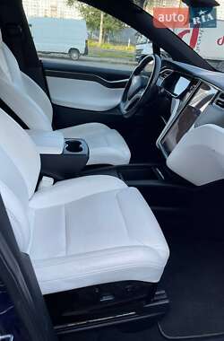 Позашляховик / Кросовер Tesla Model X 2016 в 