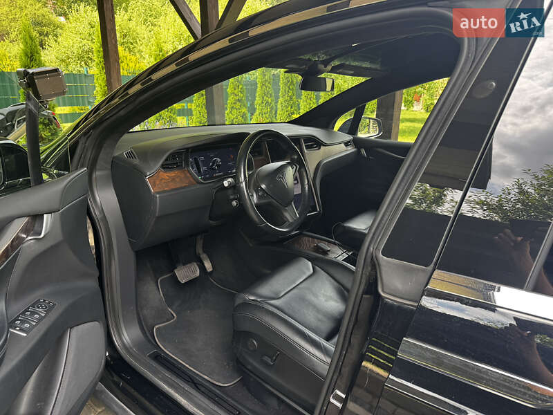 Позашляховик / Кросовер Tesla Model X 2018 в Чернівцях