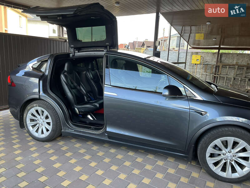 Позашляховик / Кросовер Tesla Model X 2017 в Києві