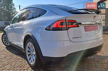 Позашляховик / Кросовер Tesla Model X 2018 в 