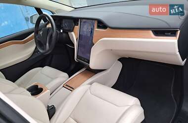 Позашляховик / Кросовер Tesla Model X 2018 в 