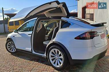 Позашляховик / Кросовер Tesla Model X 2018 в 