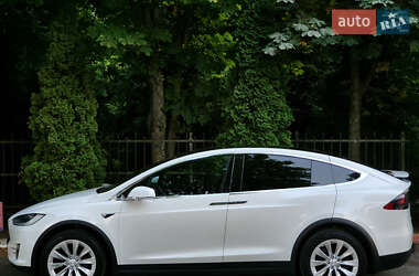 Позашляховик / Кросовер Tesla Model X 2018 в 