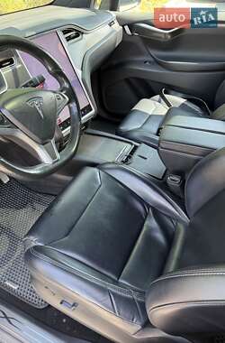 Позашляховик / Кросовер Tesla Model X 2017 в Львові