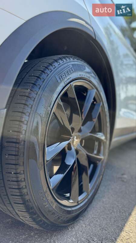 Позашляховик / Кросовер Tesla Model X 2019 в Кропивницькому