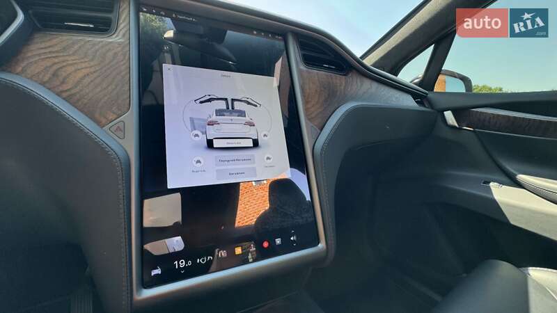Позашляховик / Кросовер Tesla Model X 2019 в Кропивницькому
