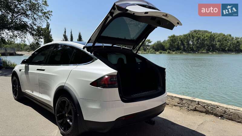 Позашляховик / Кросовер Tesla Model X 2019 в Кропивницькому