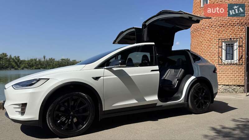 Позашляховик / Кросовер Tesla Model X 2019 в Кропивницькому