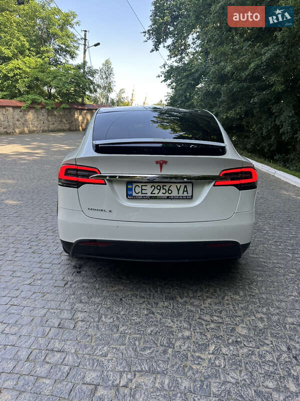 Позашляховик / Кросовер Tesla Model X 2016 в Чернівцях