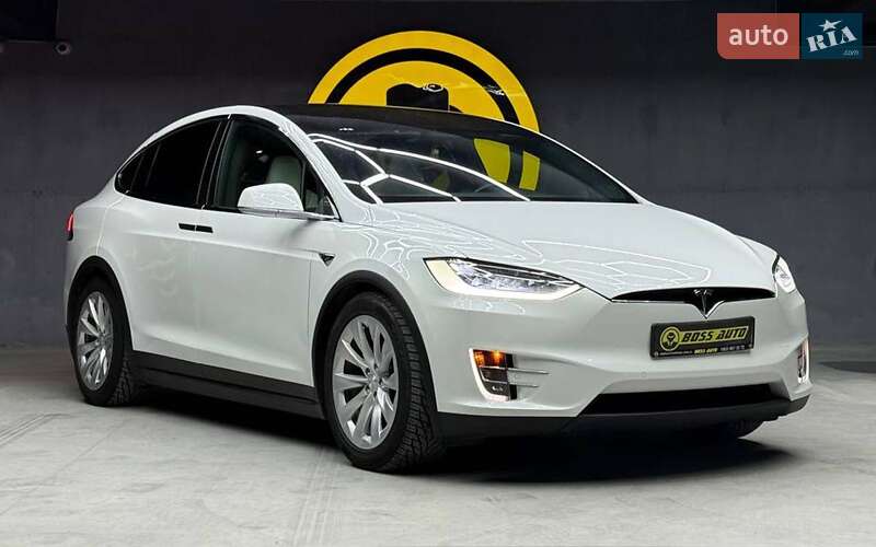 Внедорожник / Кроссовер Tesla Model X 2017 в Черновцах
