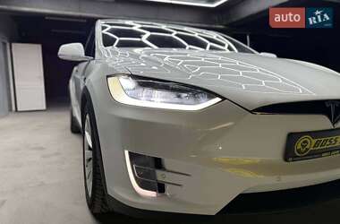 Внедорожник / Кроссовер Tesla Model X 2017 в 