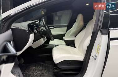 Внедорожник / Кроссовер Tesla Model X 2017 в 
