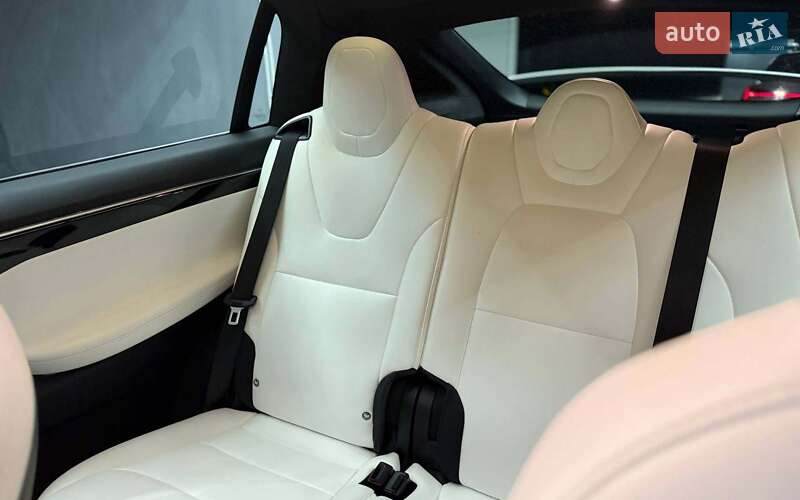 Внедорожник / Кроссовер Tesla Model X 2017 в Черновцах
