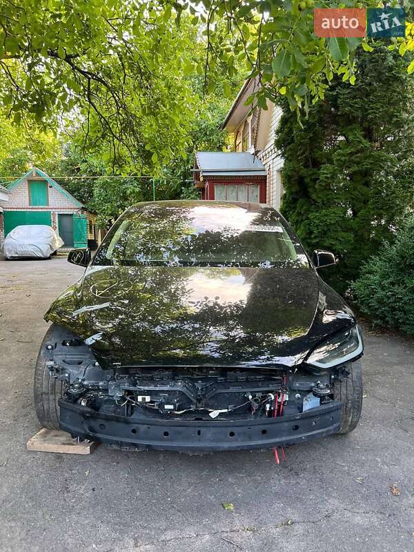 Внедорожник / Кроссовер Tesla Model X 2016 в Умани