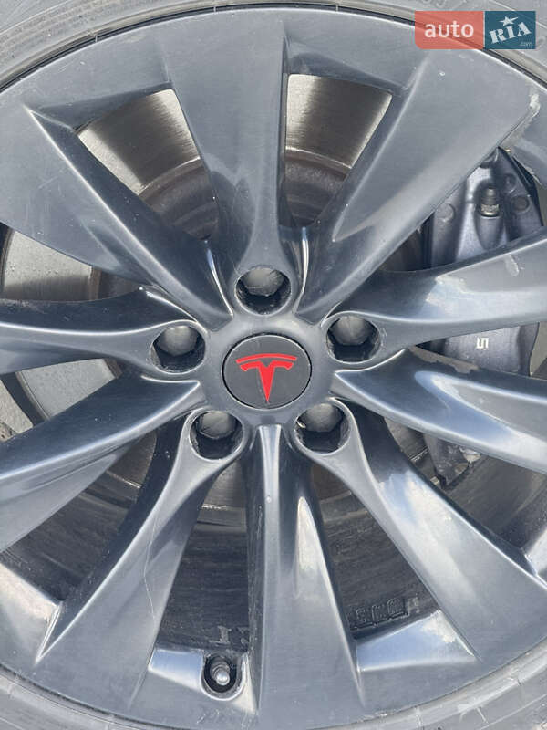 Позашляховик / Кросовер Tesla Model X 2017 в Києві