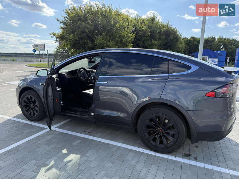 Позашляховик / Кросовер Tesla Model X 2017 в Києві