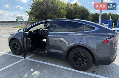 Позашляховик / Кросовер Tesla Model X 2017 в 