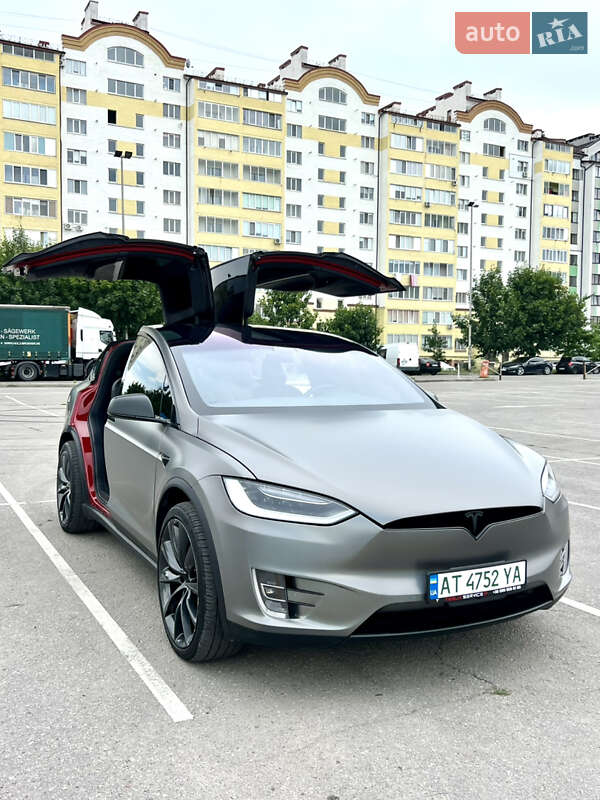 Tesla Model X 2019