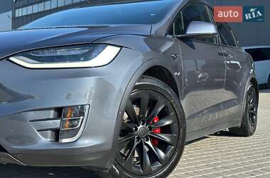 Позашляховик / Кросовер Tesla Model X 2020 в 