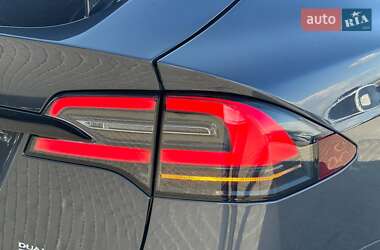 Позашляховик / Кросовер Tesla Model X 2020 в 