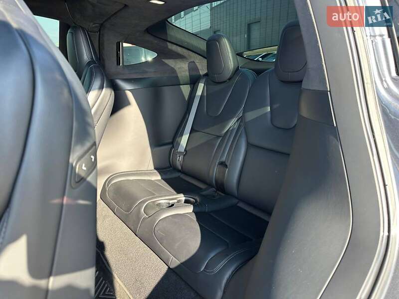 Позашляховик / Кросовер Tesla Model X 2020 в Львові