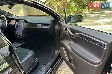 Позашляховик / Кросовер Tesla Model X 2020 в 