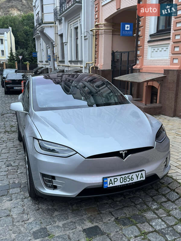 Внедорожник / Кроссовер Tesla Model X 2017 в 