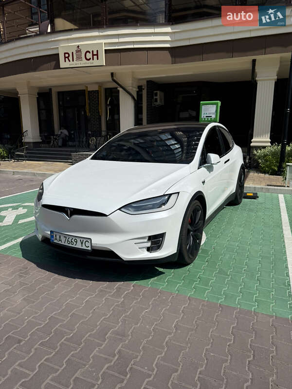 Позашляховик / Кросовер Tesla Model X 2017 в Харкові