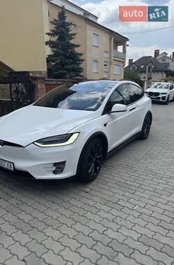 Позашляховик / Кросовер Tesla Model X 2018 в 
