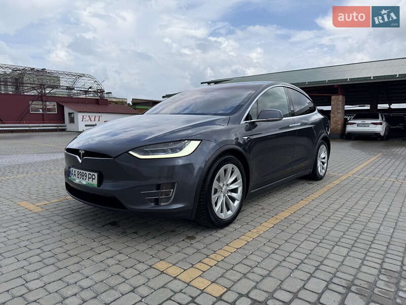 Позашляховик / Кросовер Tesla Model X 2017 в 