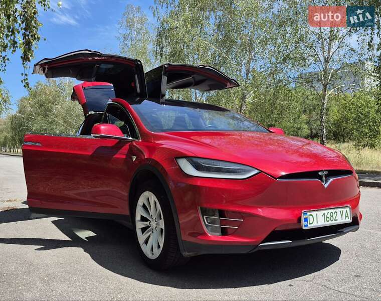 Позашляховик / Кросовер Tesla Model X 2017 в Запоріжжі