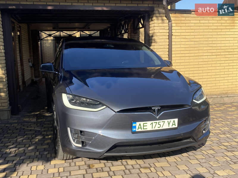Позашляховик / Кросовер Tesla Model X 2016 в Запоріжжі