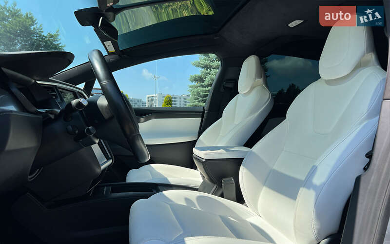 Позашляховик / Кросовер Tesla Model X 2018 в Львові