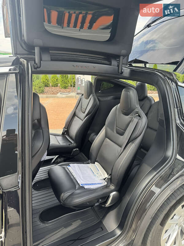 Позашляховик / Кросовер Tesla Model X 2017 в Вінниці
