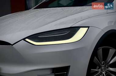 Позашляховик / Кросовер Tesla Model X 2017 в 
